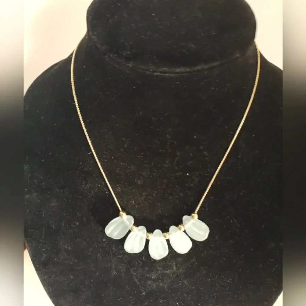 Avon gold tone faux sea shell w / beads necklace bundle‎ # 12